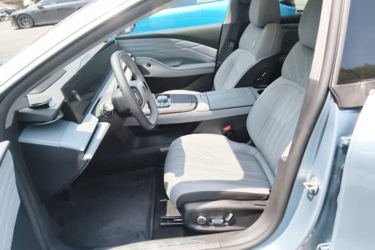 Used Geely Galaxy E8 2025 700 km Long-Range Intelligent Driving Version