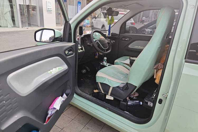 Used Wuling Hongguang MINIEV 2021 Macaron Premium Model – Lithium Iron Phosphate