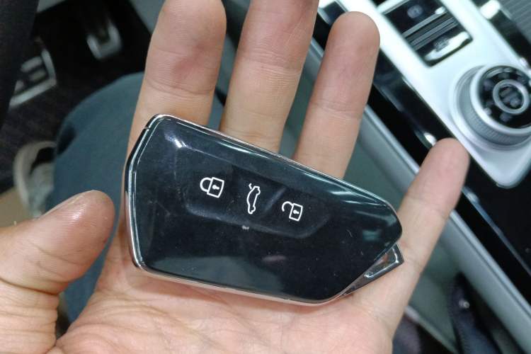 Used Volkswagen Tavendor 2023 380TSI Four-Wheel Drive R-Line Cruise Edition Vehicle Key