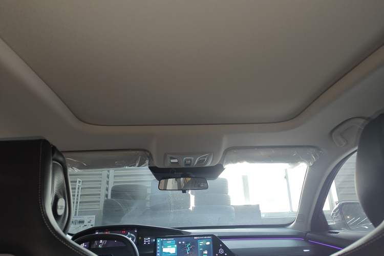 Used Changan UNI-K iDD 2024 ZhiDian iDD 1.5T 135km Smart Leading Model
