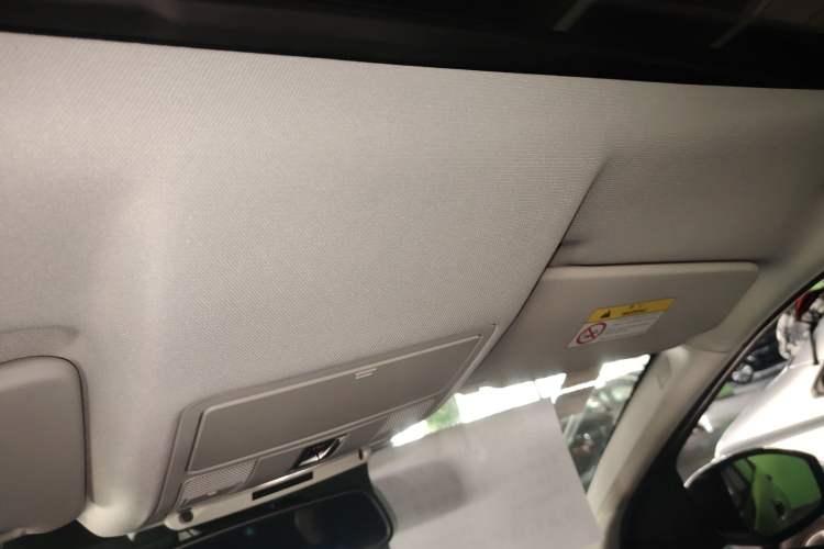 Used Land Rover Discovery Sport 2018 240 PS SE Version
