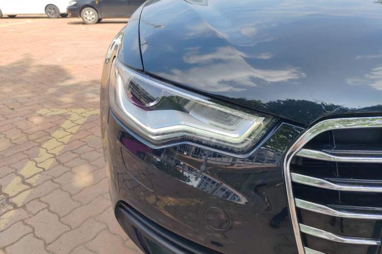 Used Audi A6L 2012 TFSI Standard Model Right Front Headlight