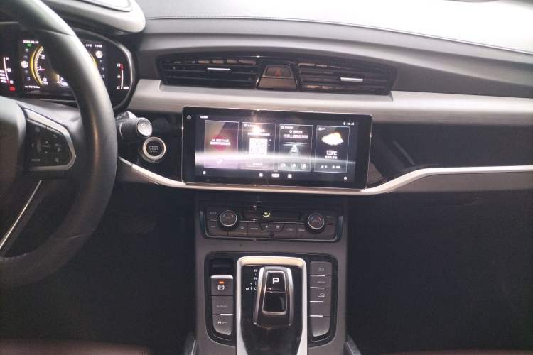 Used Geely Auto Emgrand X7 Sport 2022 1.8TD DCT Zhiya Trim