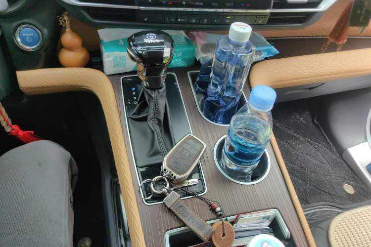 Used Toyota Granvia 2023 2.5L Hybrid Prestige PLUS Edition Gear Lever