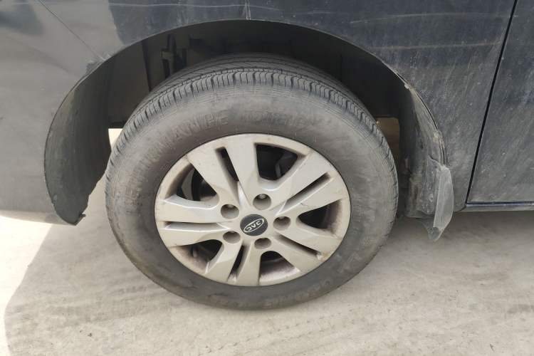 Used JAC Refine M3 2019 IKEA Edition 1.6L Luxury Smart Model Left Front Wheel Hub