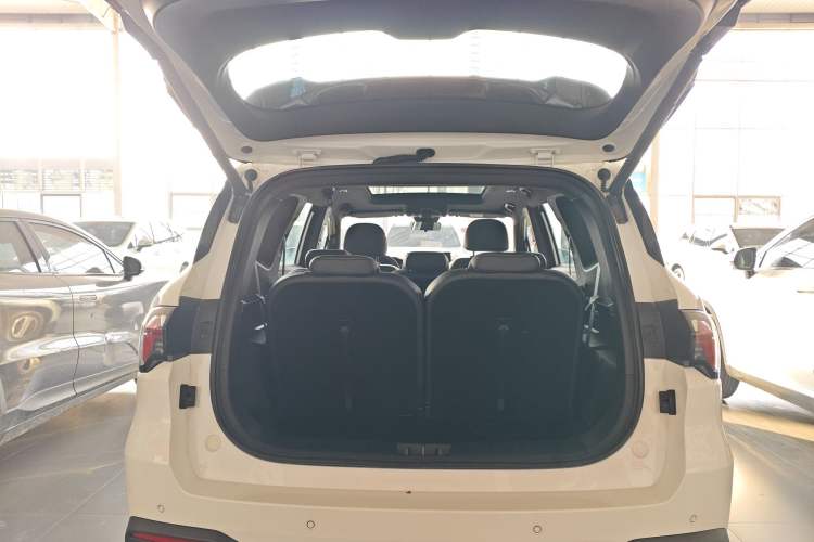 Used Geely Auto Haoyue L 2024 2.0T DCT Prestige Version
