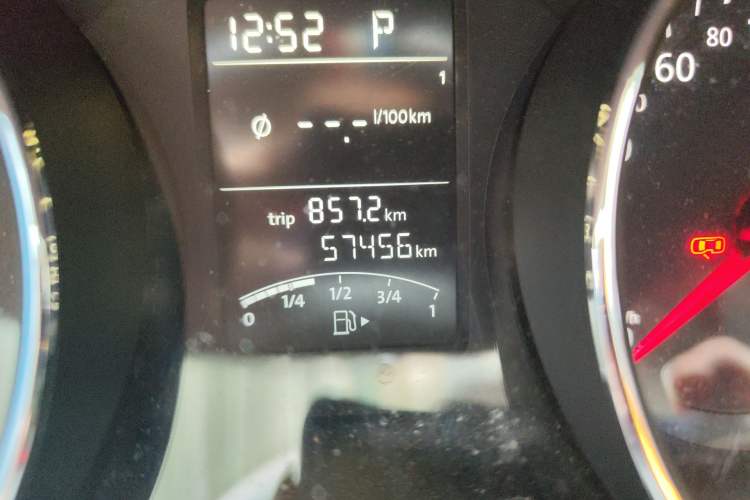 Used Volkswagen Sagitar 2017 1.6L Automatic Comfort Model Odometer Close Up