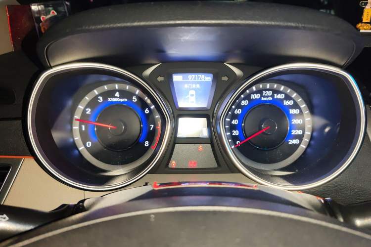 Used Hyundai Elantra (5th Generation / Langdong) 2015 1.6L Automatic Luxury Model Instrument Cluster