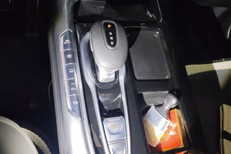 Used VOYAH FREE 2021 Two-Wheel Drive Standard Pure Electric Version Gear Lever