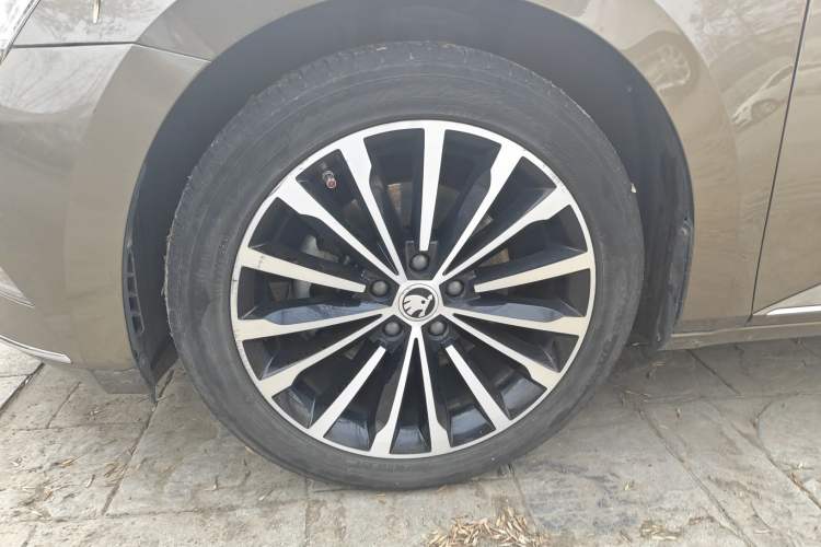 Used Skoda Superb 2016 TSI330 DSG Innovation Edition
