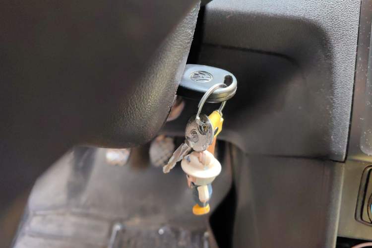 Used Volkswagen Jetta 2013 1.6L Manual Fashion Edition Vehicle Key