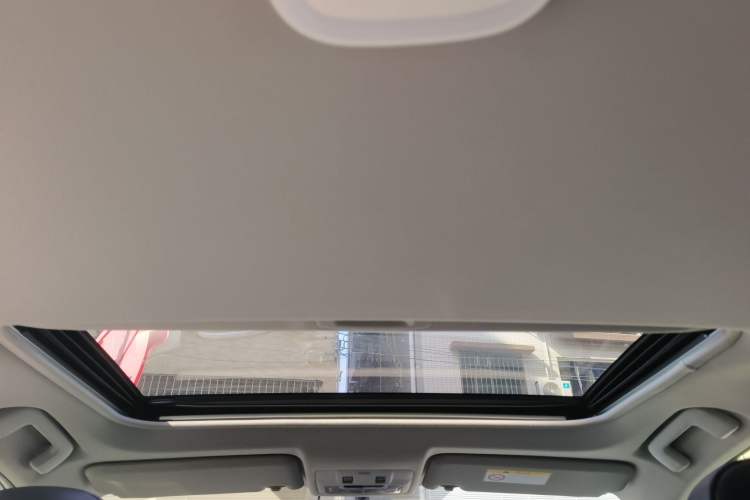 Used Toyota RAV4 2016 2.0L CVT Two-Wheel Drive Fashion Edition China V Standard
