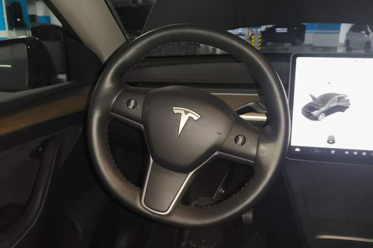 Used Tesla Model Y 2021 Standard Range Rear-Wheel Drive Version Steering Wheel