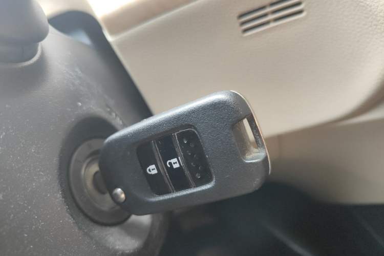 Used Honda Jade 2013 1.8L automatic Comfort version 5 seats Vehicle Key