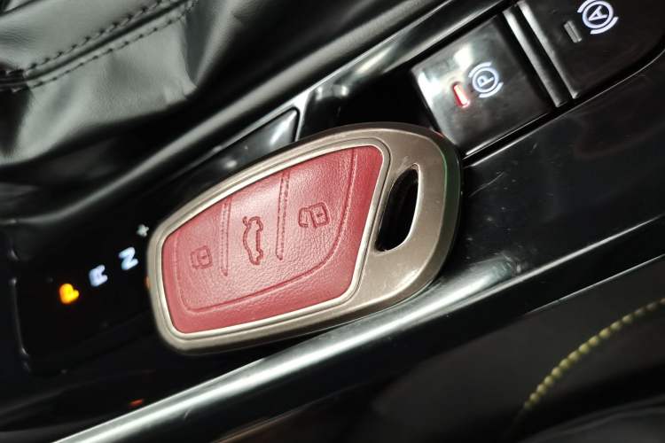 Used Roewe i5 2021 1.5L CVT Platinum Edition