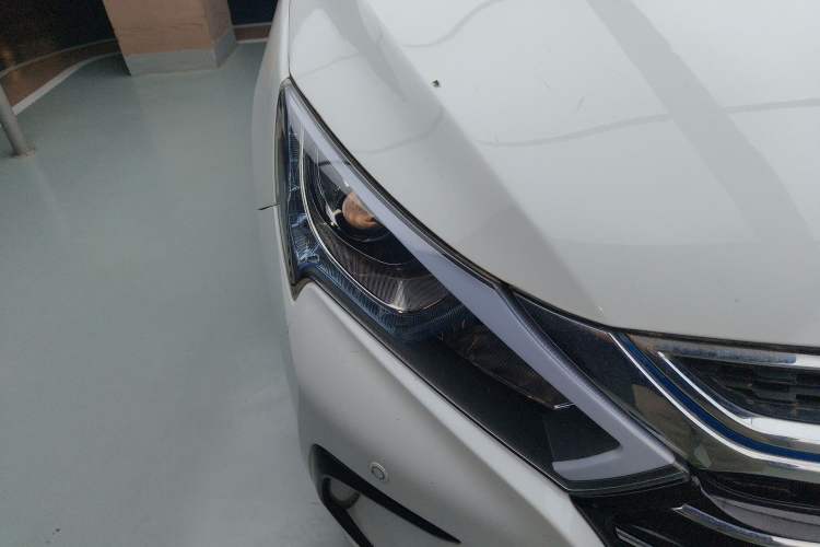 Used BYD Qin New Energy 2017 Qin 1.5T 100 Right Front Headlight