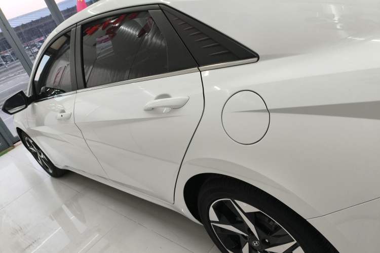 Used Hyundai Elantra 2022 1.5L CVT LUX Prestige Edition
