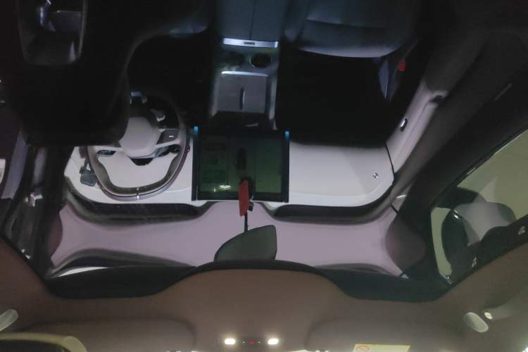 Used Xiaomi Auto YU7 2025 Ultra-Long Range High-Performance All-Wheel-Drive Max Edition Headliner