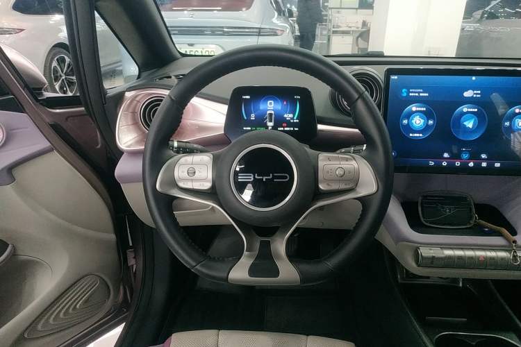 Used BYD Dolphin 2023 420 km Free Version
