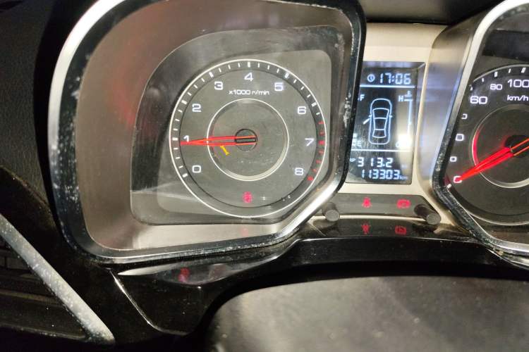 Used Zotye Domy X5 2015 1.5T Manual Luxury Version China IV Standard
