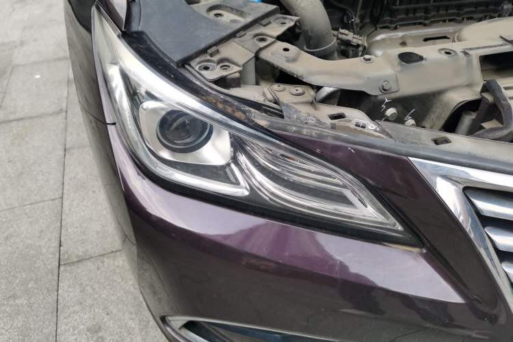 Used CHANGAN Raeton CC 2019 1.5T Automatic Elegant Starry Edition China VI Standard Right Front Headlight