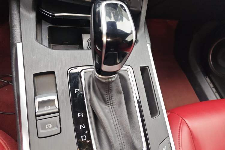 Used Wey VV5 2017 2.0T Ultra-Luxury Version
