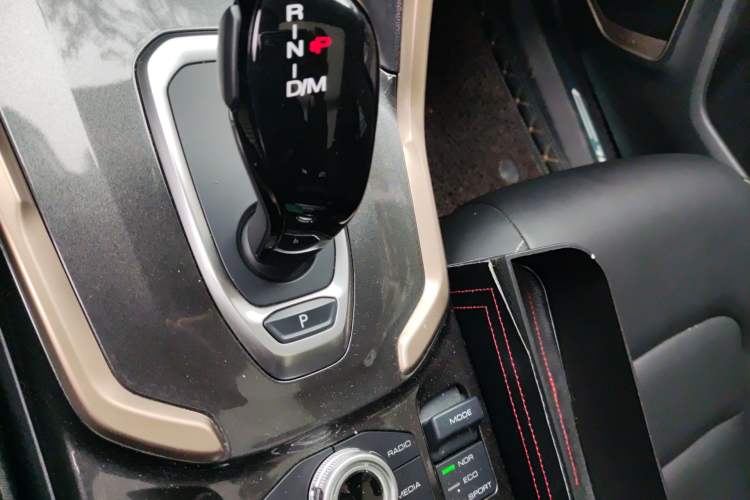 Used Haval H6 2019 1.5 GDIT Automatic Luxury Smart Connect Version China VI Standard Gear Lever