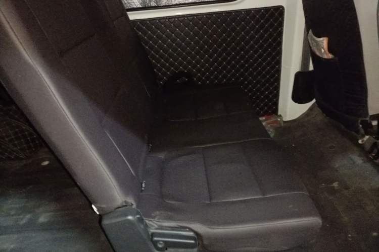 Used Chana Ruixing EM80 2025 Wealth Edition Passenger Version Comfortable Model 6 Seats 300km Side-Hinged Doors