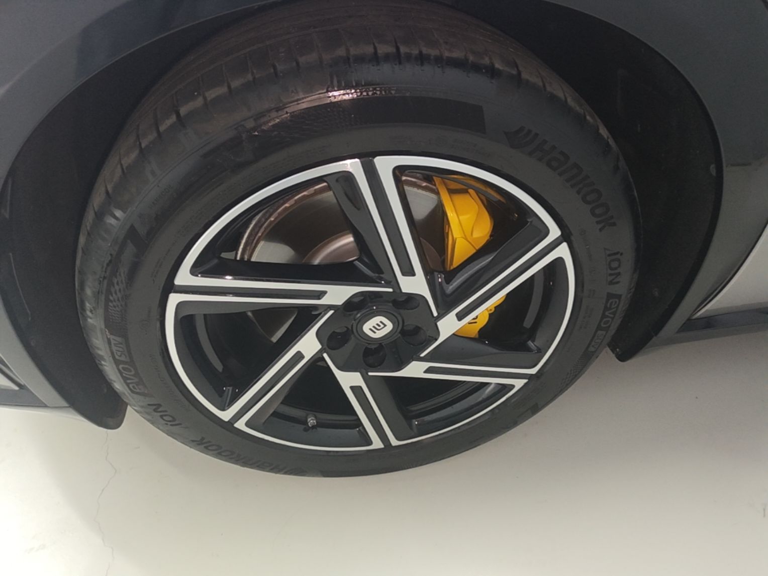 Xiaomi Auto YU7 2025 Ultra-Long Range All-Wheel Drive Pro Version — снимка 10