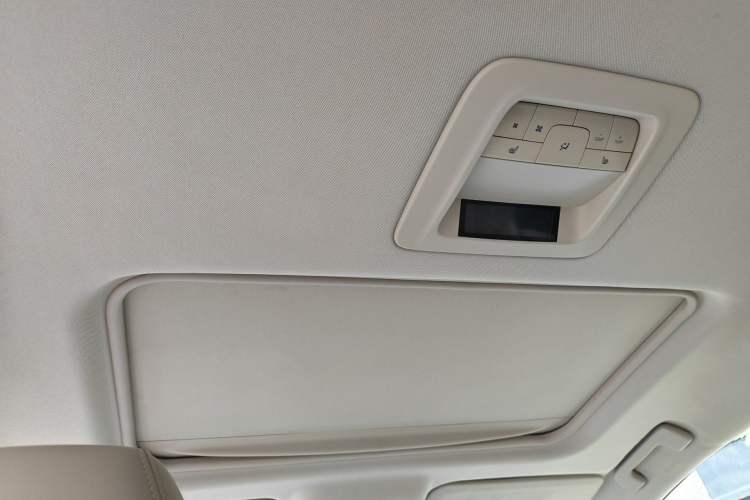 Used Buick GL8 2013 3.0L GT Luxury Business Haoya Edition
