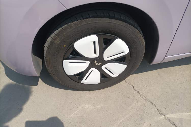 Used Wuling Hongguang MINIEV 2025 Four-Door Version Zhenxiang+ Edition Exterior 4