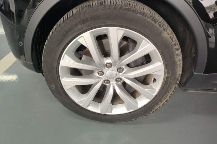 Used Land Rover Discovery 2024 360 PS S