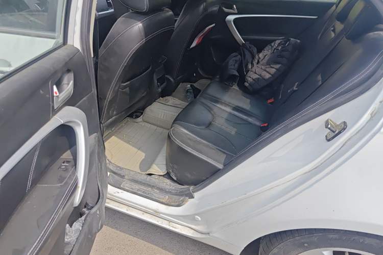 Used Geely Auto Emgrand 2015 Sedan 1.5L Manual - Top Trim Level