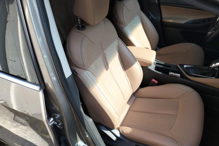 Used Buick GL6 2021 323T Mild Hybrid Connect Prestige Model