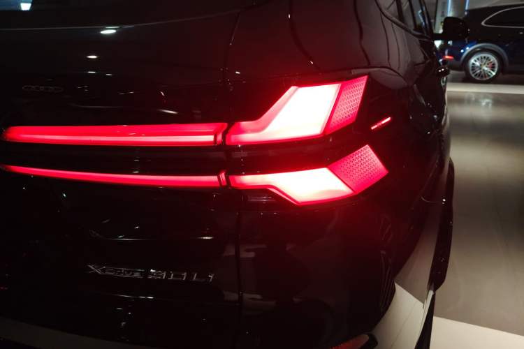 Used BMW X5 2023 xDrive 30Li Luxury M Sport Night Edition Package