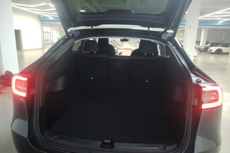 Used Tesla Model Y 2024 Rear-Wheel-Drive Version
