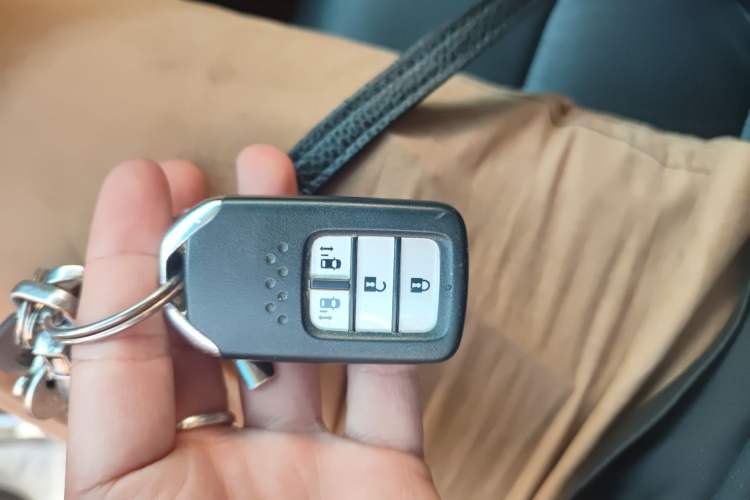 Used Honda Odyssey 2015 Updated Version 2.4L Smart Edition Vehicle Key