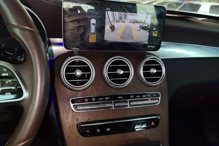 Used Mercedes-Benz GLC 2020 Facelift GLC 260 L 4MATIC Luxury Edition
