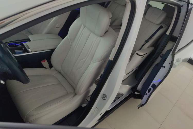 Used Buick Century 2023 2.0T Six-Seater Yinshi Edition