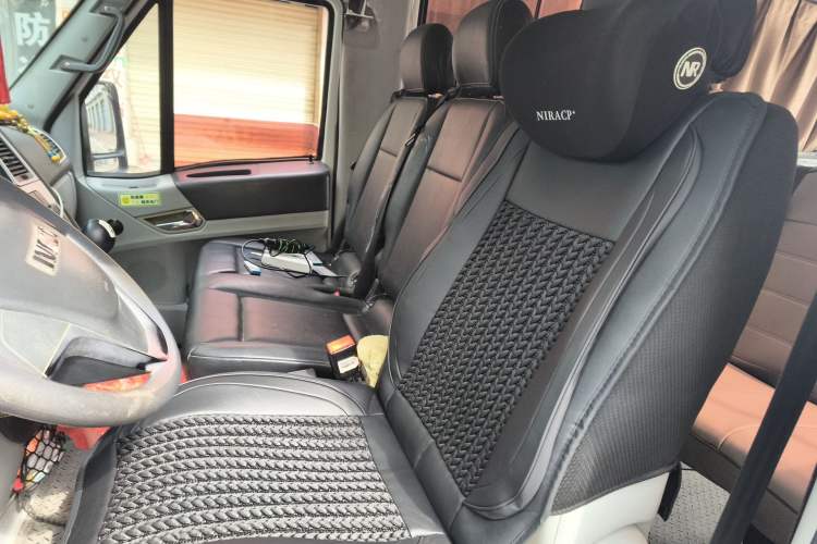 Used Iveco Power Daily 2017 2.5T Deluxe A37 High-Roof 6-7 Seater Bus 47Z5