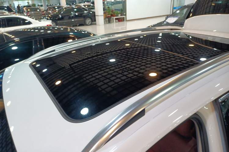 Used Volkswagen Golf Sportsvan 2016 230TSI Automatic Trend Edition
