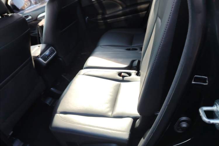 Used Toyota Highlander 2018 2.0T Four-Wheel Drive Luxury Edition 7 Seats China V Emission Standard