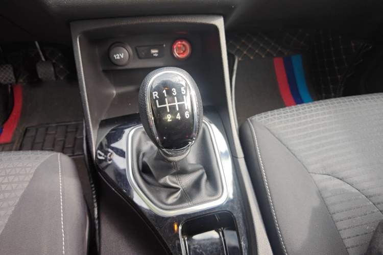 Used Baojun 730 2019 1.5L Manual Fashion Model 7-seater China VI