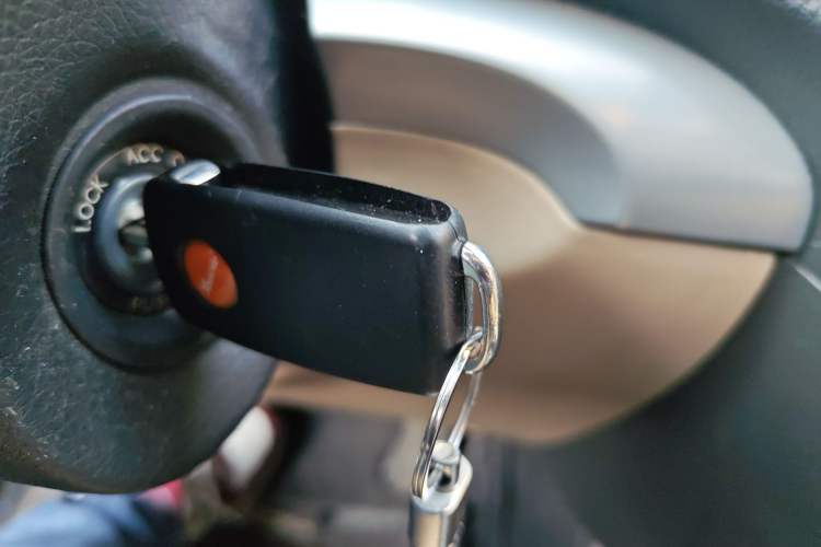 Used Kia Sorento 2012 2.4L Gasoline Comfort Edition Vehicle Key