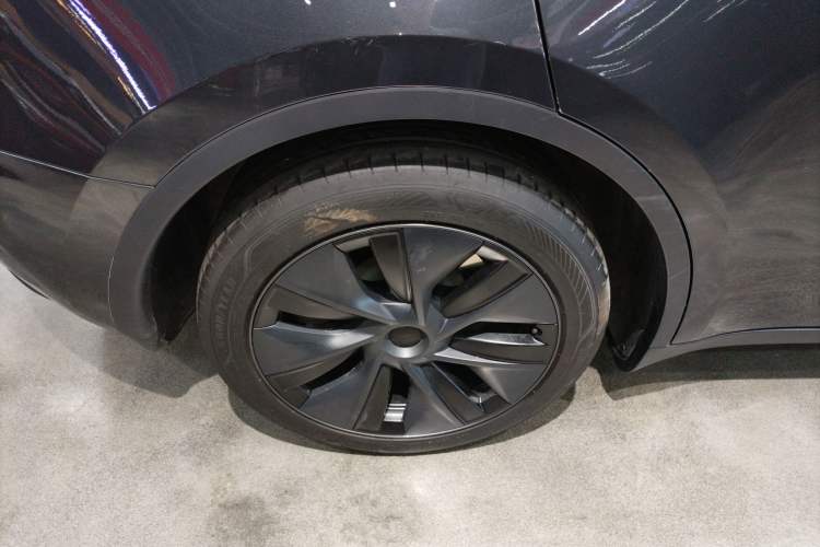 Used Tesla Model Y 2024 Rear-Wheel-Drive Version Right Rear Wheel Hub