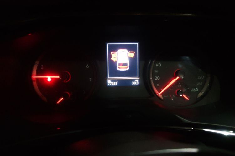 Used Volkswagen Tayron 2020 280TSI Two-Wheel Drive Luxury Connect Edition Odometer Close Up