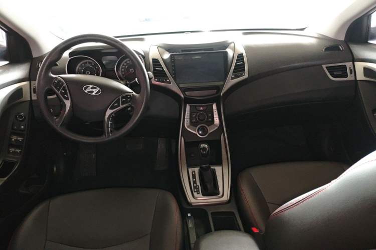 Used Hyundai Elantra (5th Generation / Langdong) 2012 1.6L Automatic Fashion Edition
