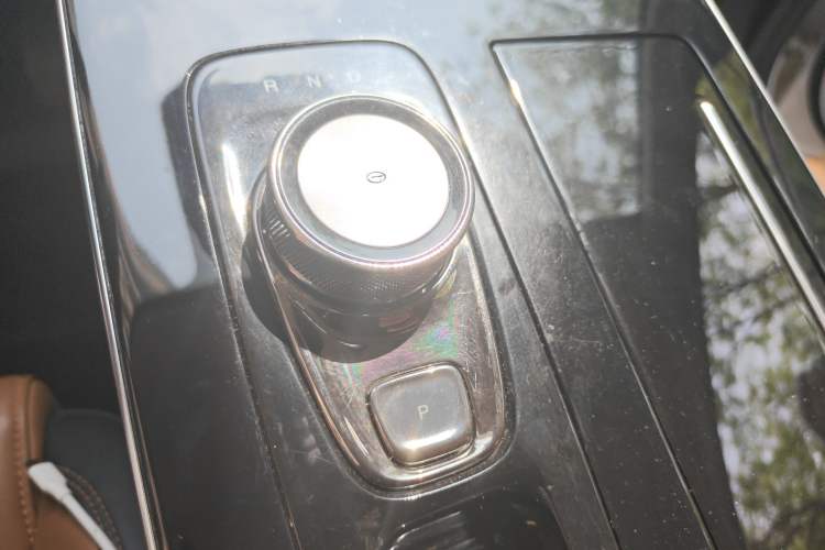 Used AION V 2020 70 PLUS Smart Edition Gear Lever