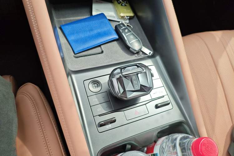 Used BYD Song L EV 2025 Intelligent Driving Version 662 km LiDAR Excellence Edition Gear Lever