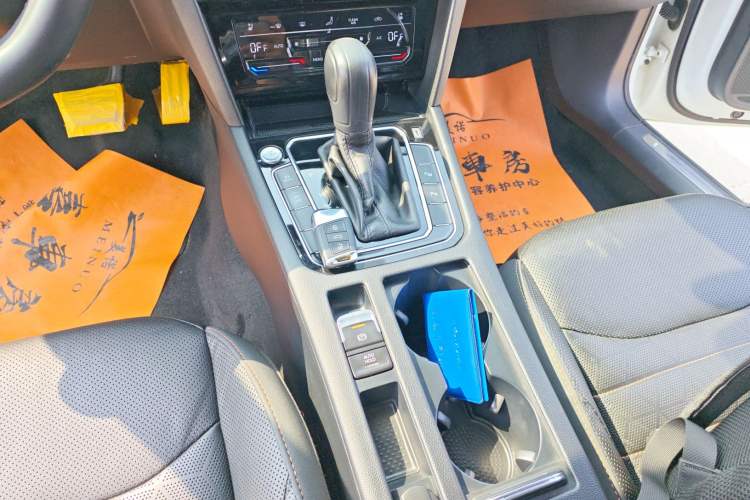 Used Volkswagen FAW-Volkswagen CC 2021 380TSI Striking Edition 30th Anniversary Model Gear Lever